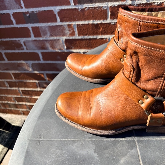 Share Frye Women's Veronica Harness Boots 8.5 Brown Leather Zip Ankle Moto Biker - Picture 5 of 14